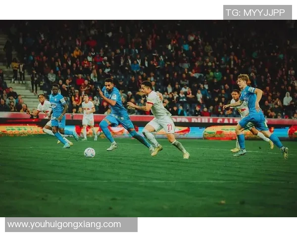 比纳国际与圣保罗的较量揭示足球战术与团队合作的精彩对决