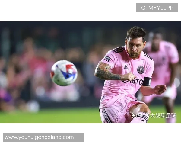 2023年足球明星最新排名揭晓精彩图片展示与分析